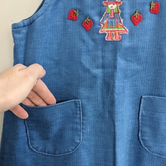 🍓Vtg Corduroy Farm Girl Overall Dress, Embroidered, Size 2T - Picture 4 of 7